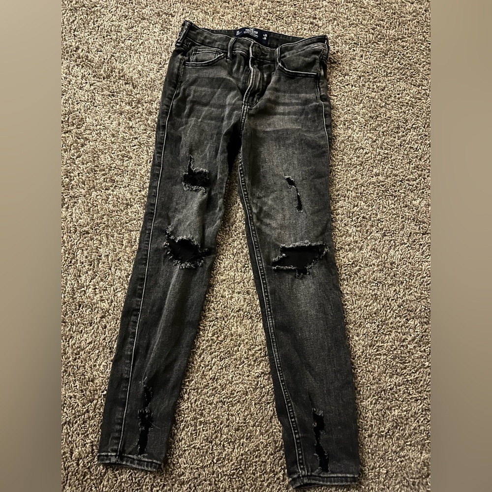Hollister Women’s Black Distressed Ripped Skinny Jeans — Size 3S